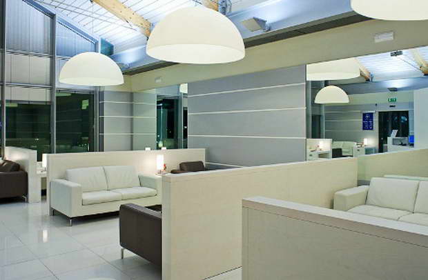 3_Area-Lounge-Alitalia_Aeroporto-di-Venezia_sospensione-Avico-di-FontanaArte_resize.jpg