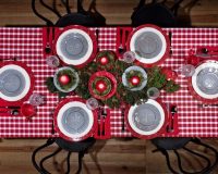 joyful holiday greetings,red and white Christmas table decorations,green table centerpieces,