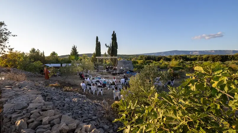 Light of Music in the UNESCO Field on Hvar Island - ASTI FAROS, Archi-living.com