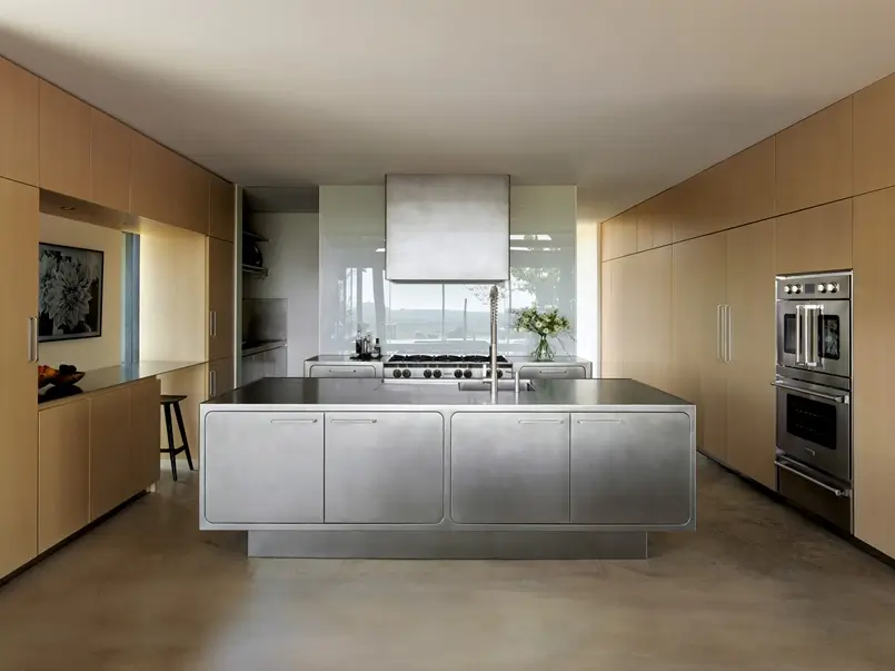 Focal Point of the Open-Plan Kitchen in Napa Valley, Photo by Accent Barbiero, Archi-living.com