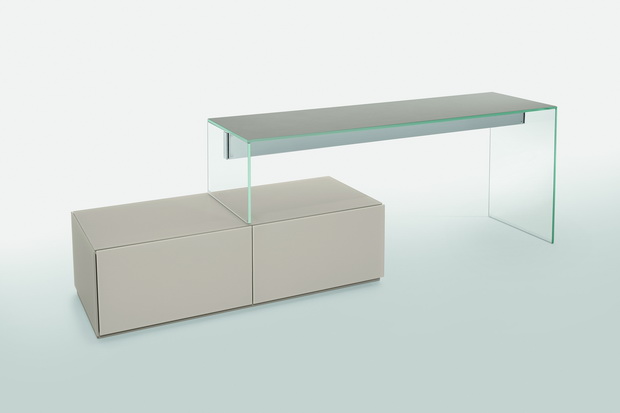 Air-desk-1-Up+-Air-Up-A_resize.jpg