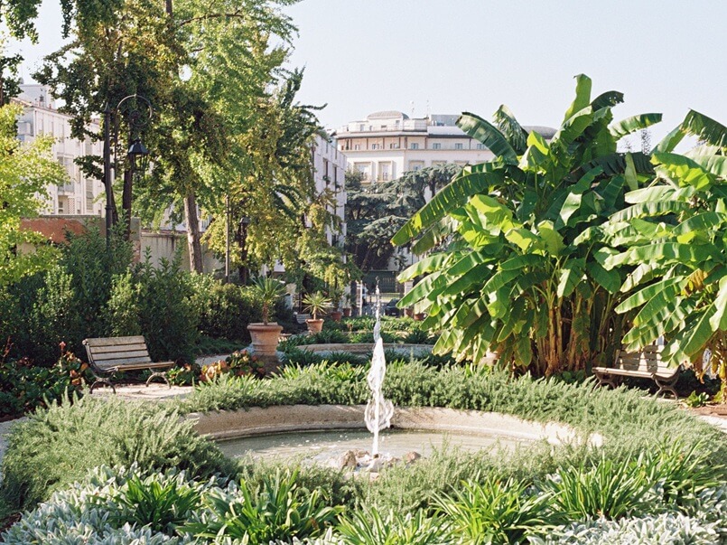 circular basins that form the park’s historic fountains, Archi-living.com