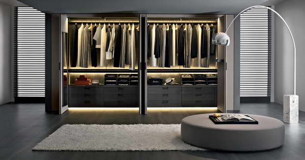 Backstage_03_Wardrobe_resize.jpg