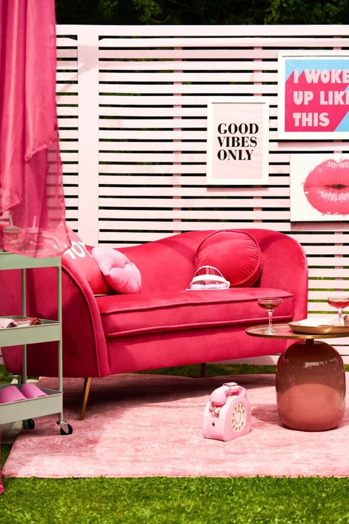 Design Trend: The Hot Pink Sofa