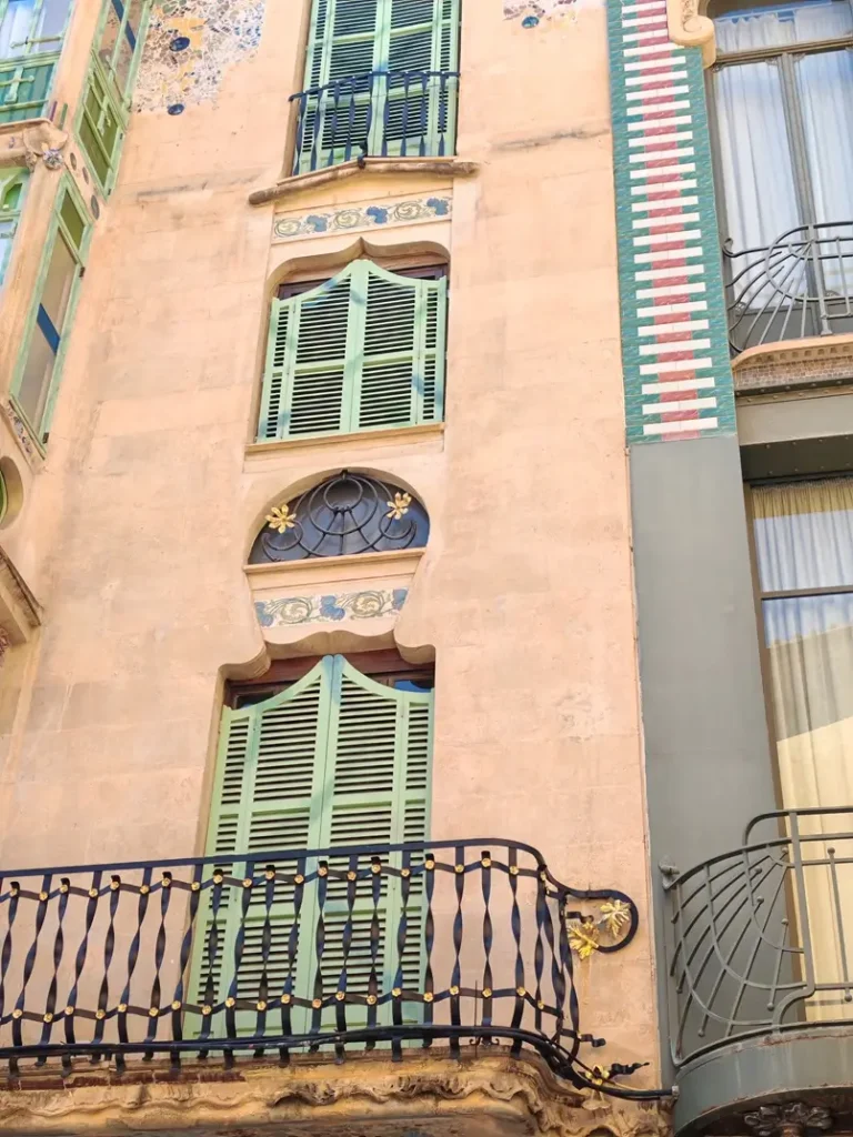 Colorful Architecture in Palma de Mallorca, Spain, Archi-living.com