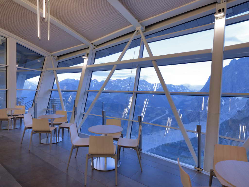 D_Pedrali_Skyway-Monte-Bianco_photo_Daniele-Domenicali_Archi-living_resize.jpg