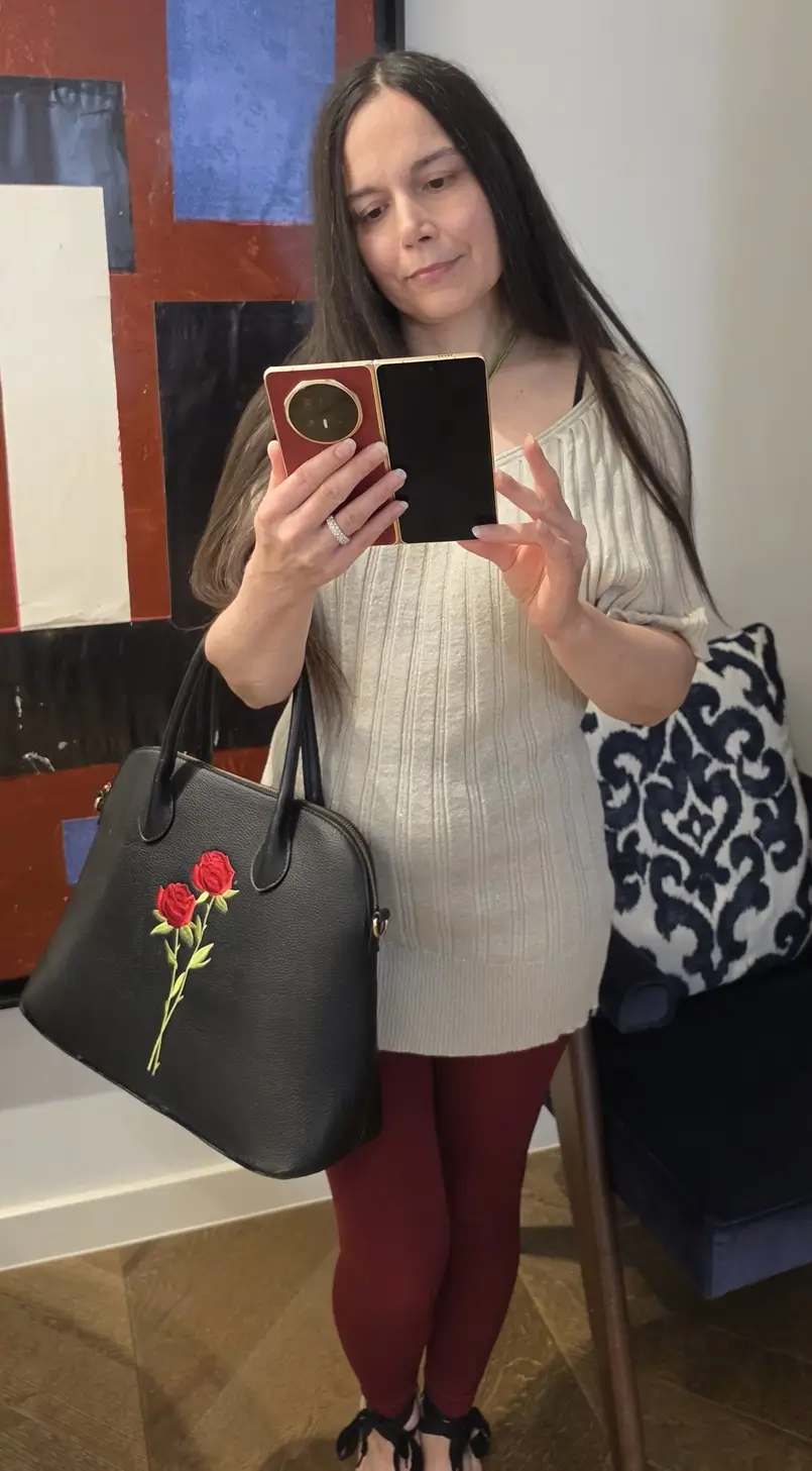 Danica Maričić, Editor-in-Chief of Archi-living.com, Explores the Design of the HONOR Magic V6, Archi-living.com
