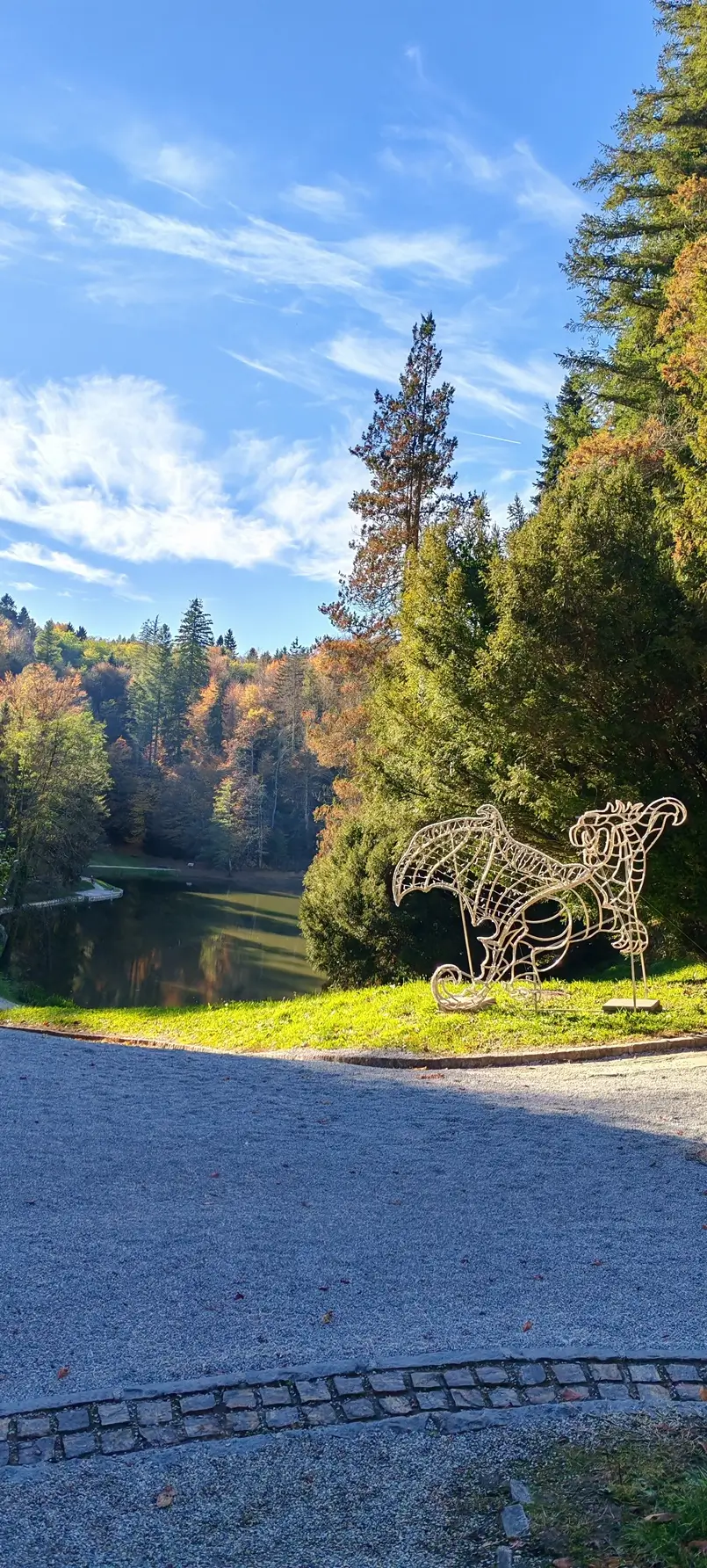 Dragon Sculpture in the Park of Trakošćan Castle, Archi-living.com