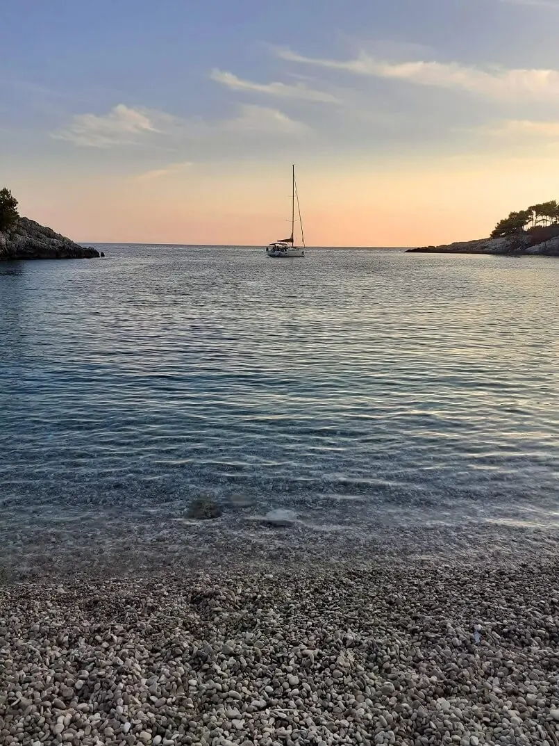 Sunset in Dubovica Bay on Hvar Island, Archi-living.com