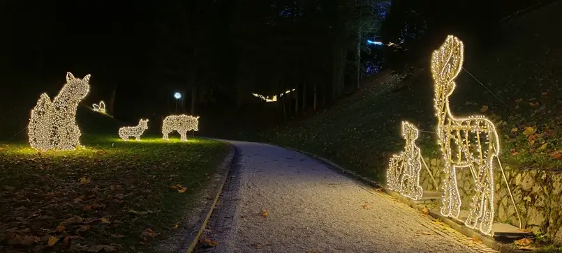 Forest Animal Light Sculptures in the Park of Trakošćan Castle, Archi-living.com
