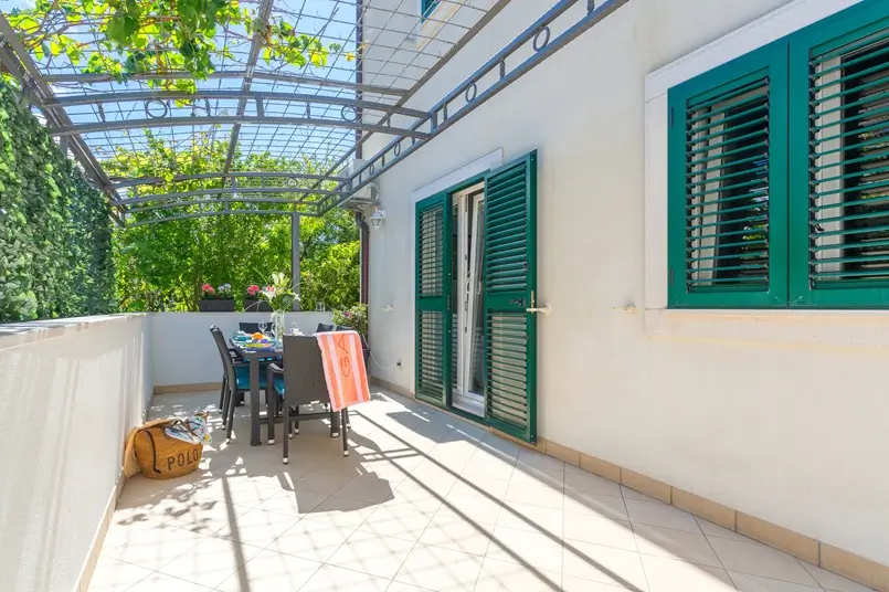 Holiday Apartments Stipišić Hvar, Dalmatian Terrace Design, Archi-living.com