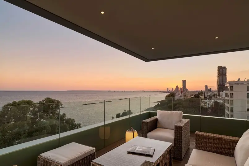 Tips and Ideas for Creating Elegant and Aesthetic Industrial Apartment