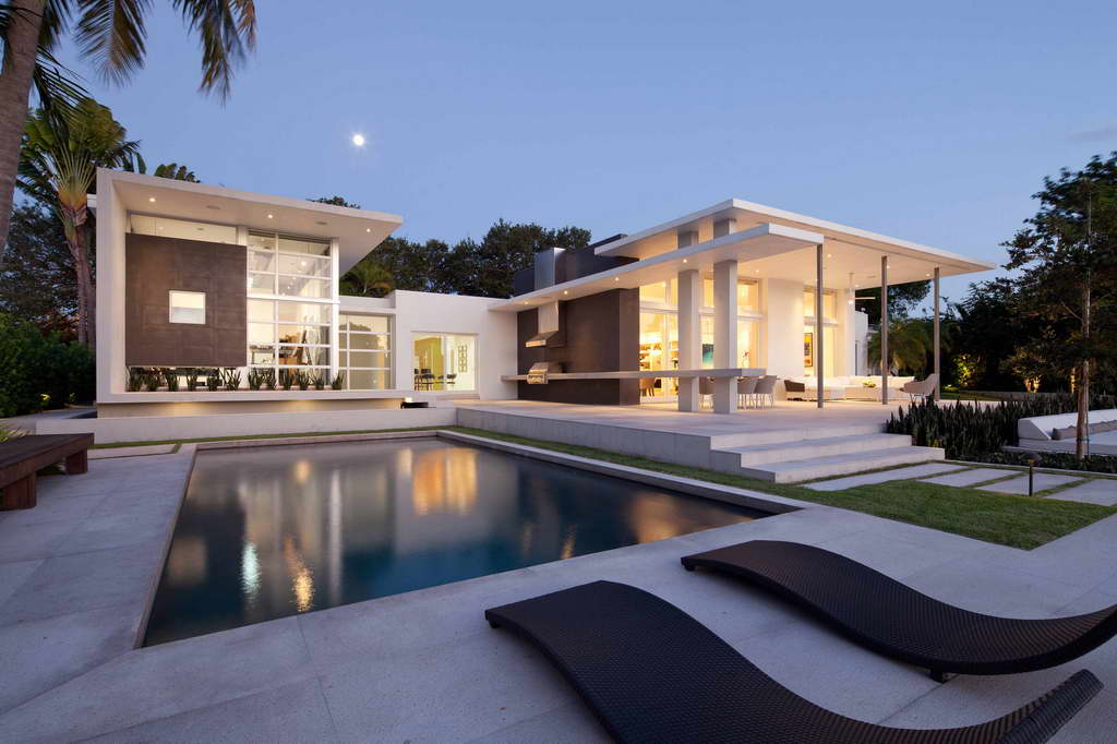 outdoor living room furniture,dream home ideas,pool lounge ideas,reflection in pool water,house in the moonlight,