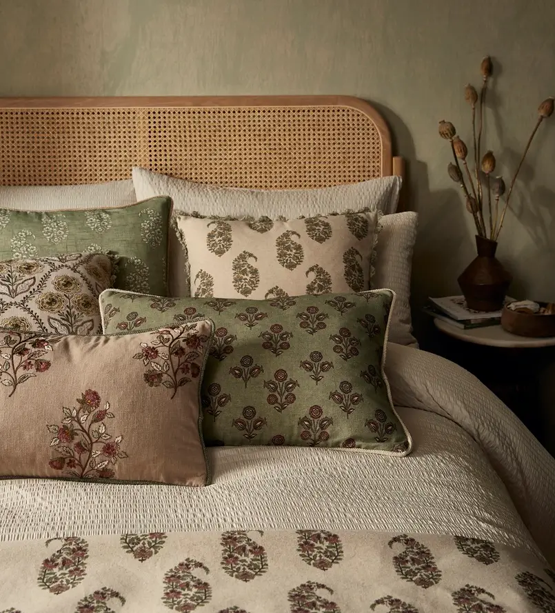 Contemporary Interiors Tell a Story with the Combination of Colors, Patterns, and Fabrics, ILIV, Archi-living.com
