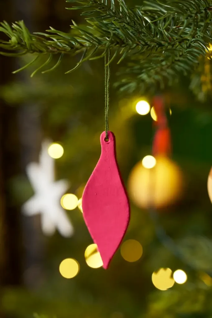 Matisse-Inspired Christmas Tree Decorations by Annie Sloan - Step-by-Step Guide, Archi-living.com