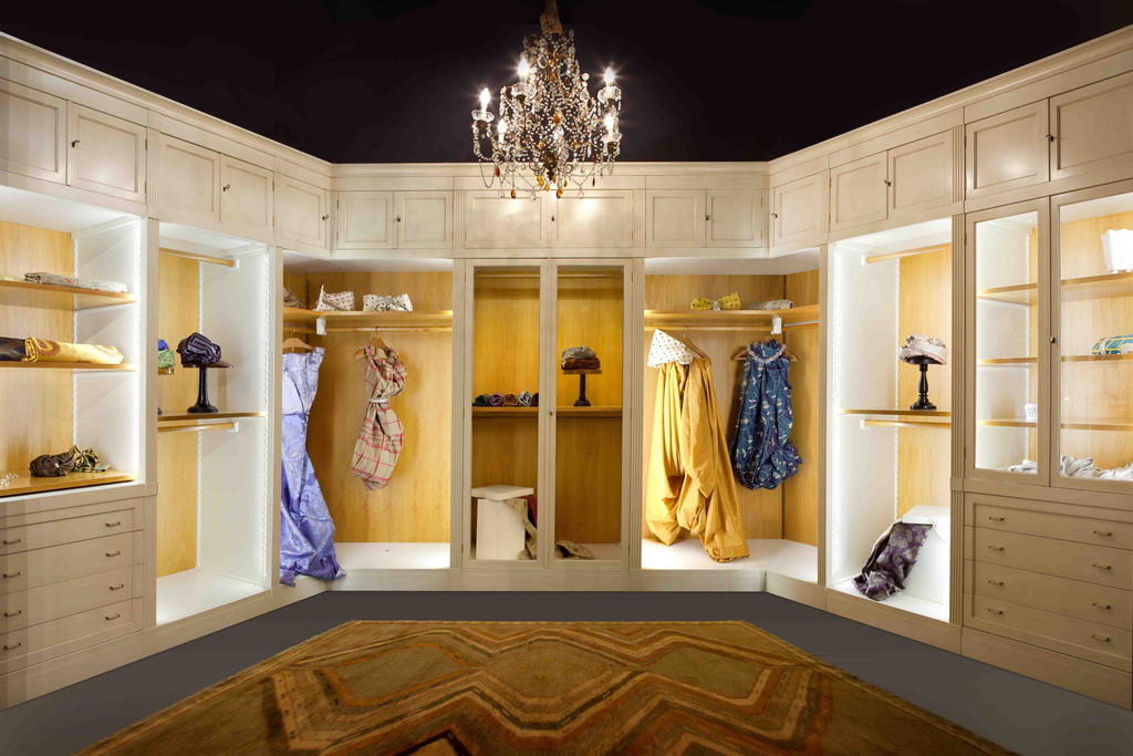 NASLOVNA_E_MORELATO_walk-in-closet-Direttorio_Design_Centro_Ricerche_MAAM_Archi-living_resize.jpg