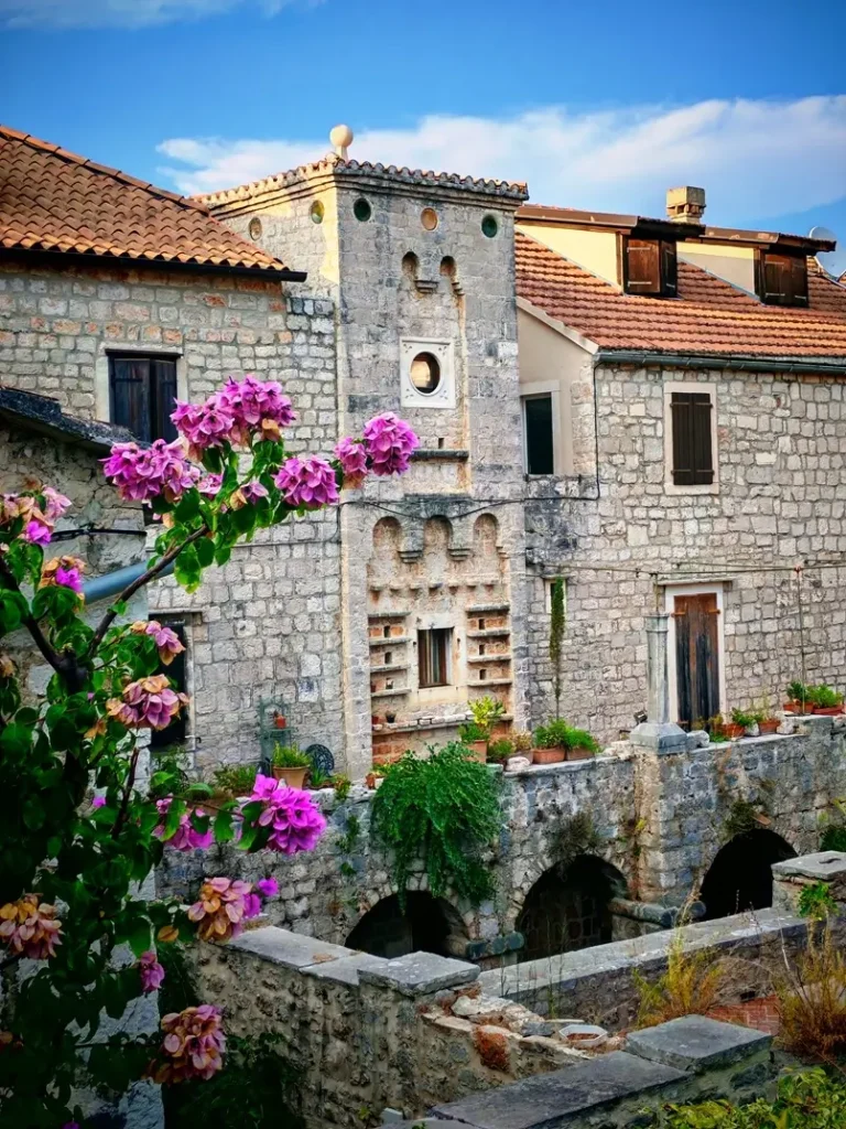 Petar Hektorović’s Tvrdalj Castle: Best Travel Attractions in Stari Grad, Archi-living.com