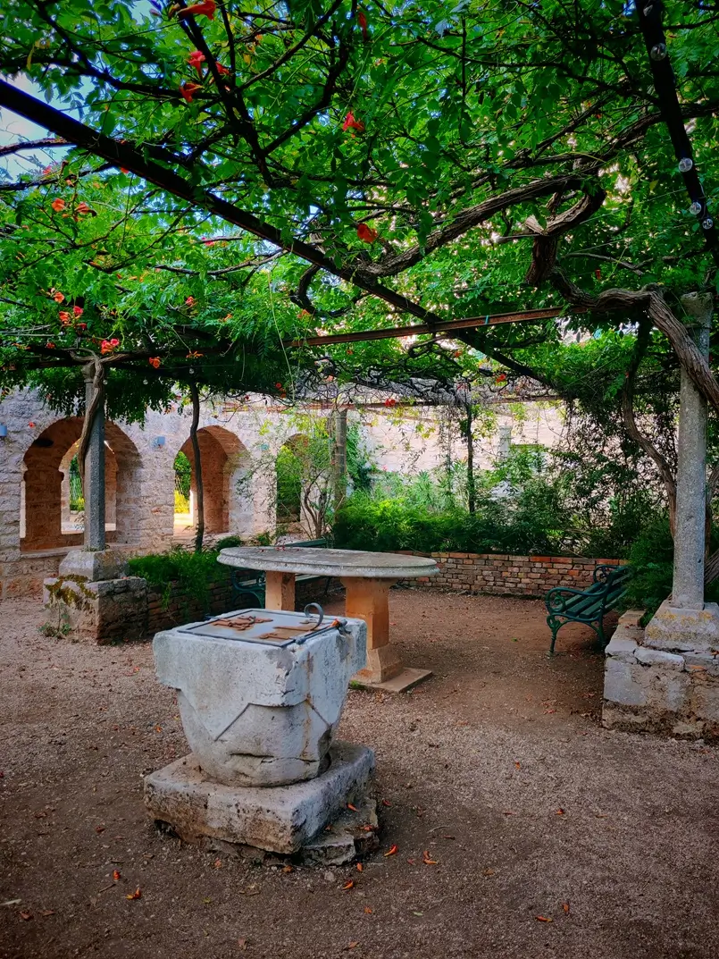 Petar Hektorović’s Tvrdalj Castle in Stari Grad on Hvar Island, Archi-living.com