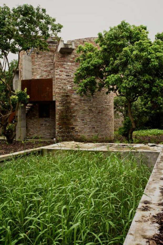 ROUND-HOUSES-2_resize.jpg