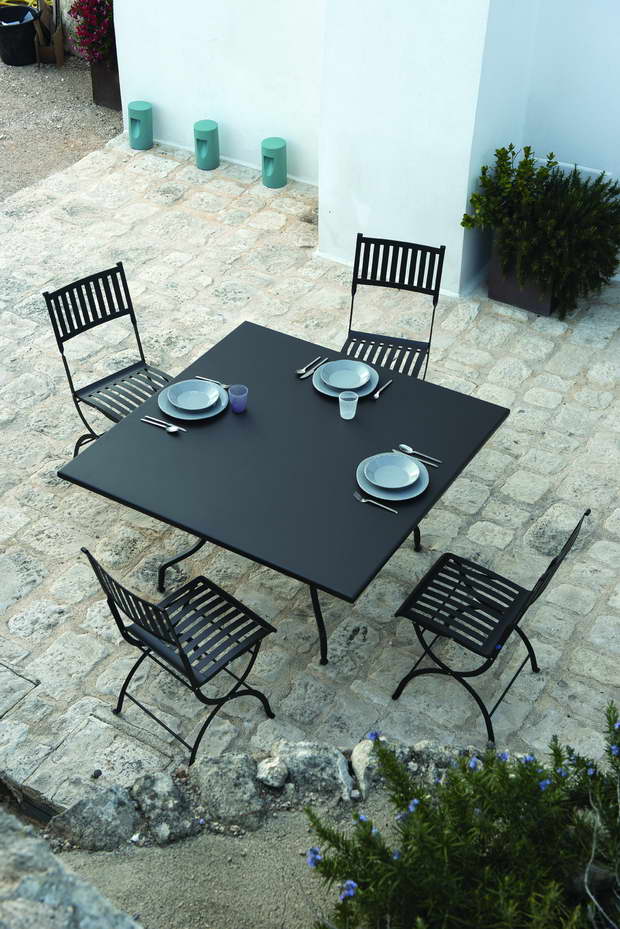 table and chairs,outdoor design,dining furniture,Ethimo,outdoor rooms,dining room design,hospitality design,hospitality,hotel design,hotels,restaurants,restaurant design,dining room furniture,outdoor dining room,product design,restaurant furniture,product collection,designer,designers,terrace design,balcony design,