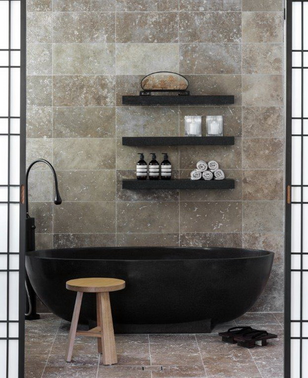 Seascapes-Bath-with-Base-in-Nero-apaiser-image_dcruzdesigngroup_nicholas-watts-photo-credit-image_resize.jpg