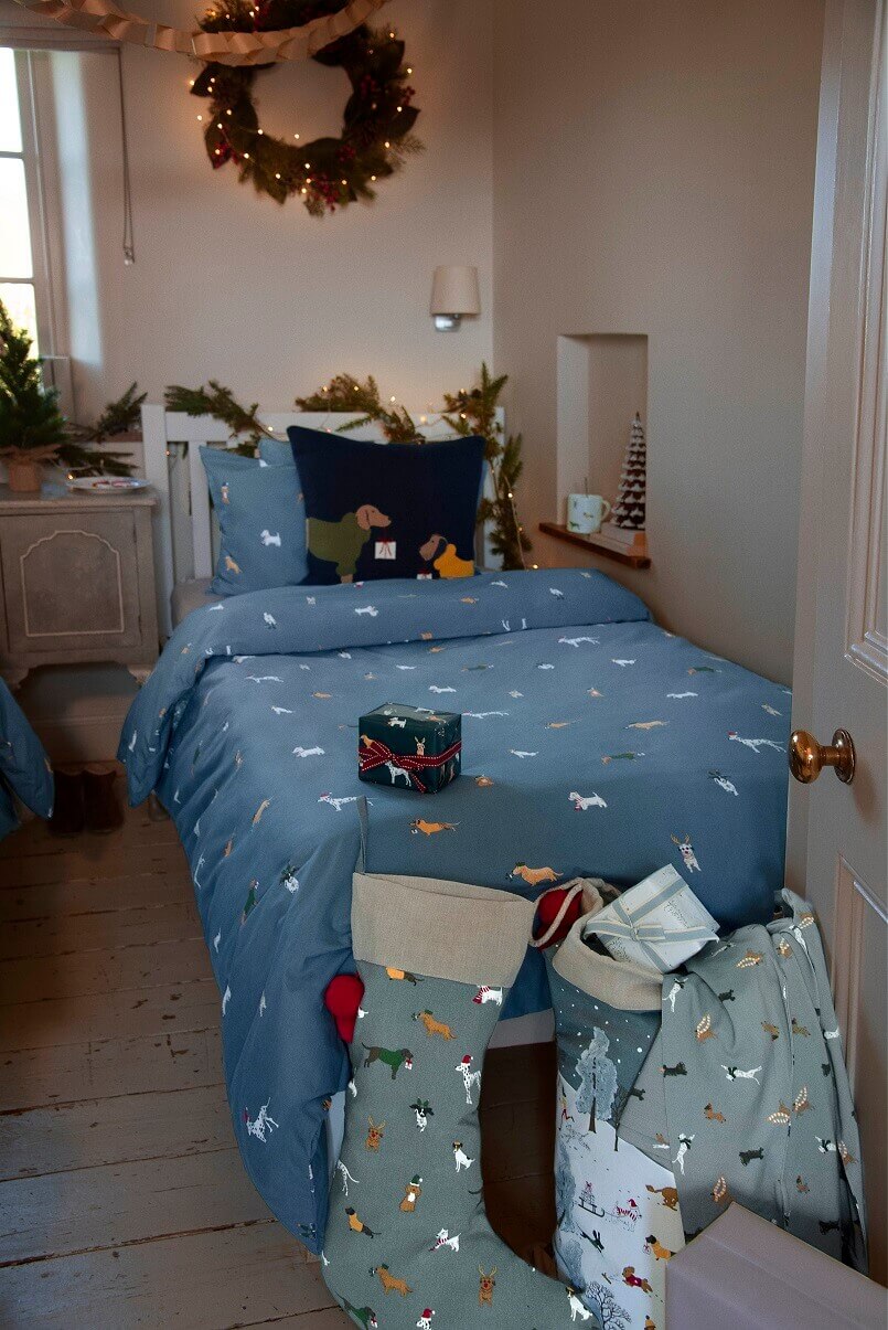 holiday decor for childrens bedroom,matching Christmas stockings sacks bedding,dog inspired bedding,decorating Christmas stocking ideas,where to put Christmas stockings,