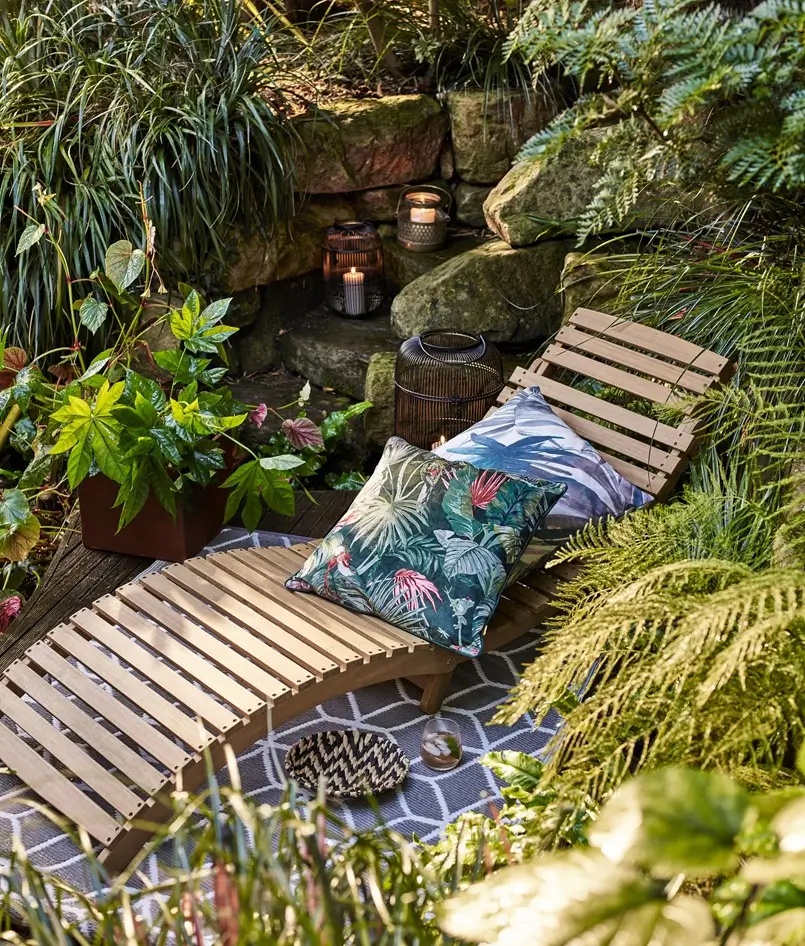 Dobbies, Summer Lounge Area in the Garden, Archi-living.com