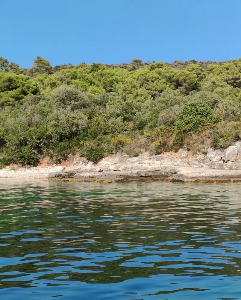 Taršće Bay on Sv. Klement (St. Clement) Island, Paklinski Islands Archipelago near Hvar Town, Archi-living.com