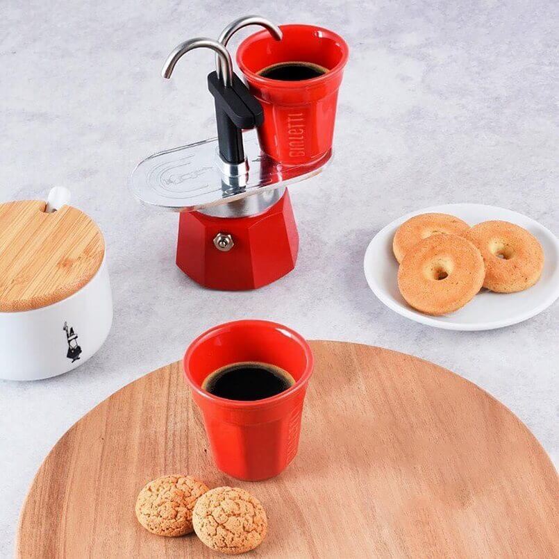 red kitchen appliances and accessories,red coffee maker for two person,red kitchen ideas for decorating,small kitchen appliances in red,red kitchen accessories,