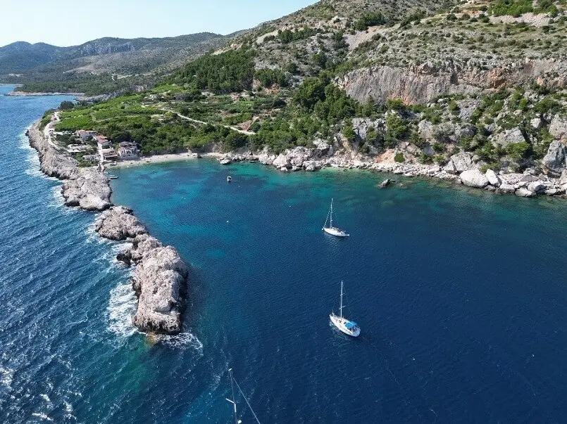 Velo Zaraće cover near Hvar Town, Archi-living.com, Antonio Rent