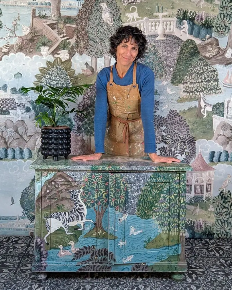 Cupboard Painted as Emily’s Garden Landscape, Melissa White - Annie Sloan's Painter in Residence, Archi-living.com