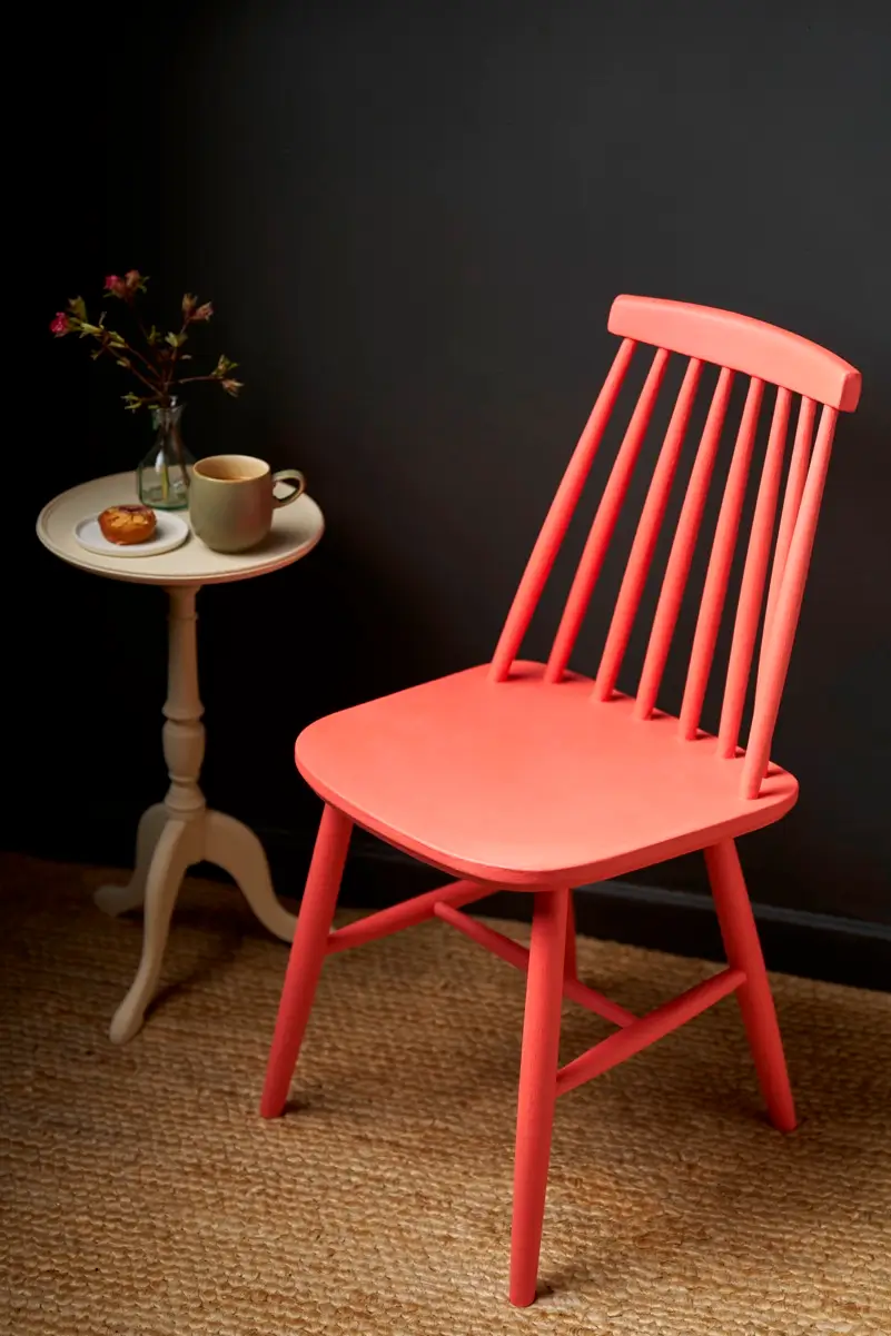 Chair painted in Annie Sloan Chalk Paint in Sandalwood Red. Archi-living.com