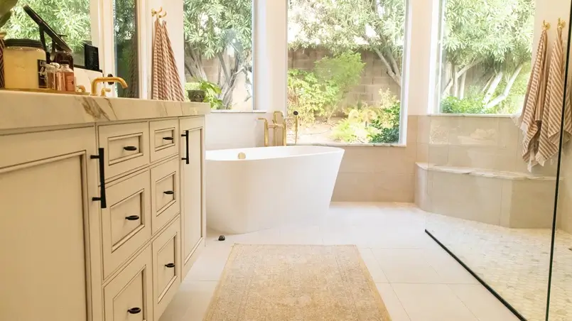 bathroom design in neutral colors with large windows, photo by Alexander Fife on Unsplash, Archi-living.com, 5 Timeless Design Principles for Home Staging