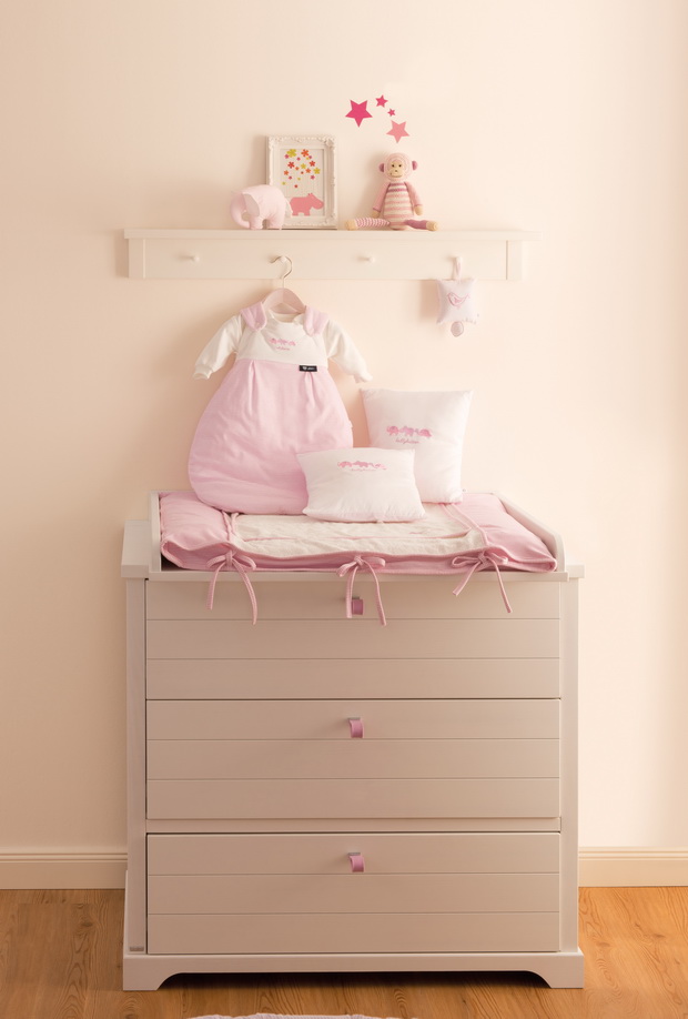 changing furniture baby, kids room in white and pink, Archi-living.com