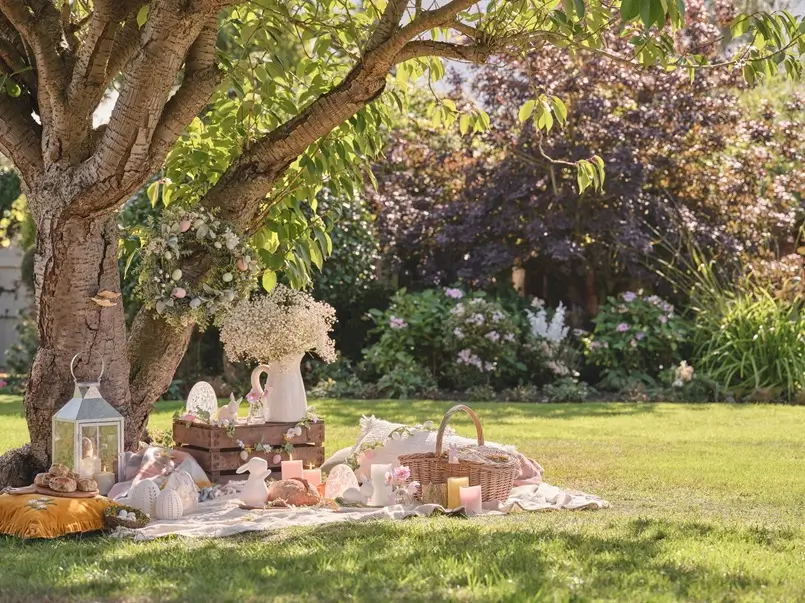 Easter garden picnic setting, Archi-living.com, Lights4fun, Oliver Perrott 