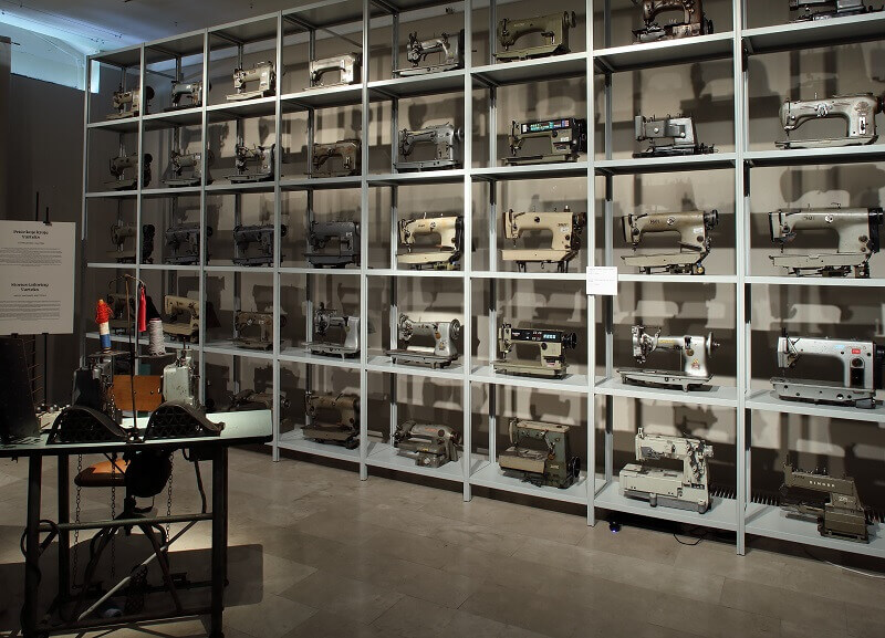 sewing machines decor,fashion exhibition interior design,interior designer croatia,museum of arts and crafts zagreb exhibitions,varteks izlozba muo,