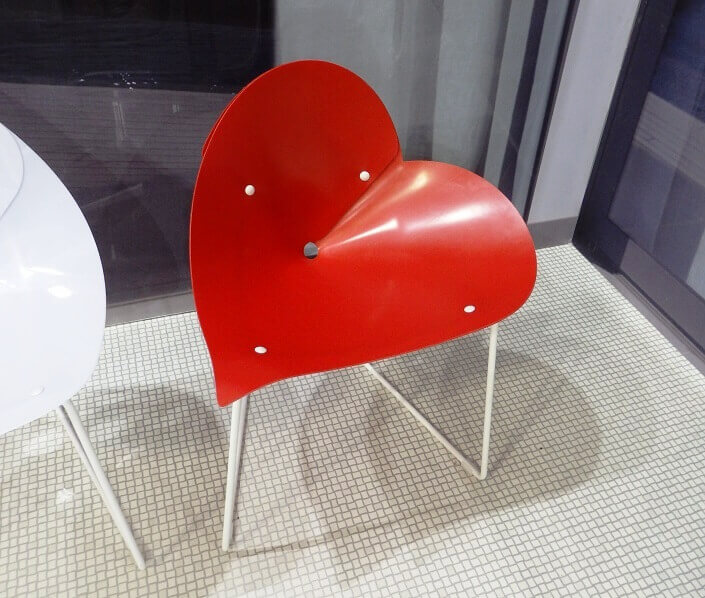 heart design chair,red chair images,salone del mobile design week,living room decor,red furniture ideas,