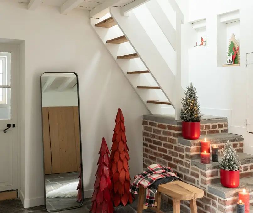 J-Line, wooden Christmas trees, painted in white or red 