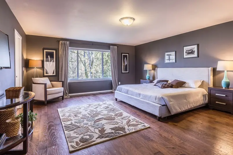large bedroom in neutral colors, photo by Francesca Tosolini on Unsplash, Archi-living.com