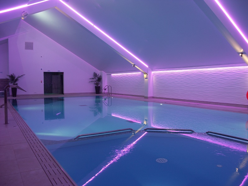 lighting,lighting design,lighting designer,lighting design ideas,light tech,ambient light,light features,contemporary lighting design,light fixtures,decorative lights,poolside,swimming pool,pastel colors,design inspiration,design ideas,