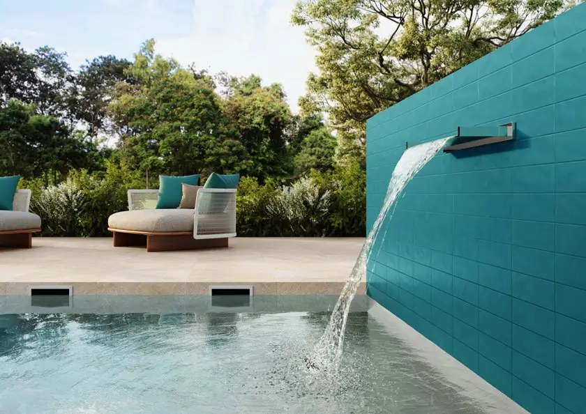 small porcelain stoneware tiles in pool area, archi-living.com
